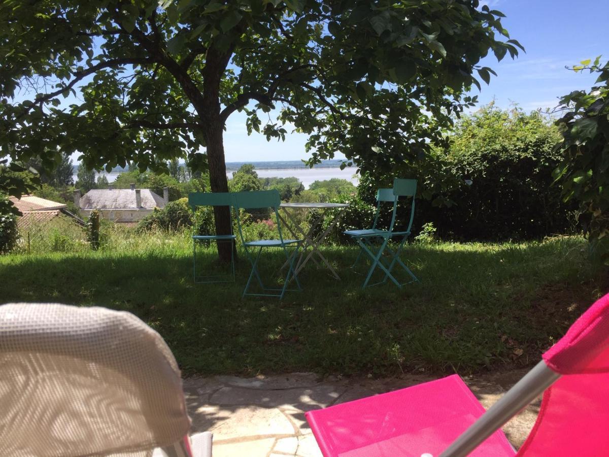 Appartement Avec Vue Panoramique Sur L'Estuaire De La Gironde Plassac  Экстерьер фото