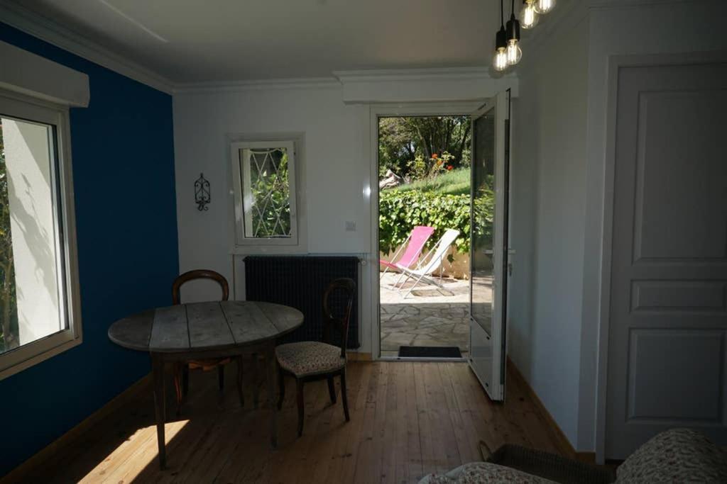 Appartement Avec Vue Panoramique Sur L'Estuaire De La Gironde Plassac  Экстерьер фото