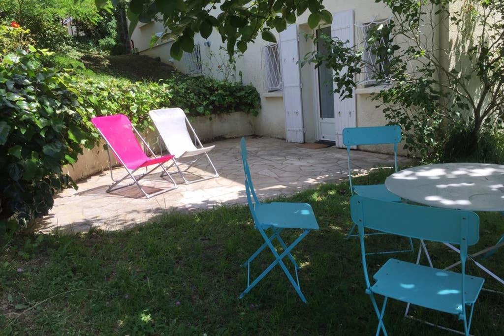 Appartement Avec Vue Panoramique Sur L'Estuaire De La Gironde Plassac  Экстерьер фото