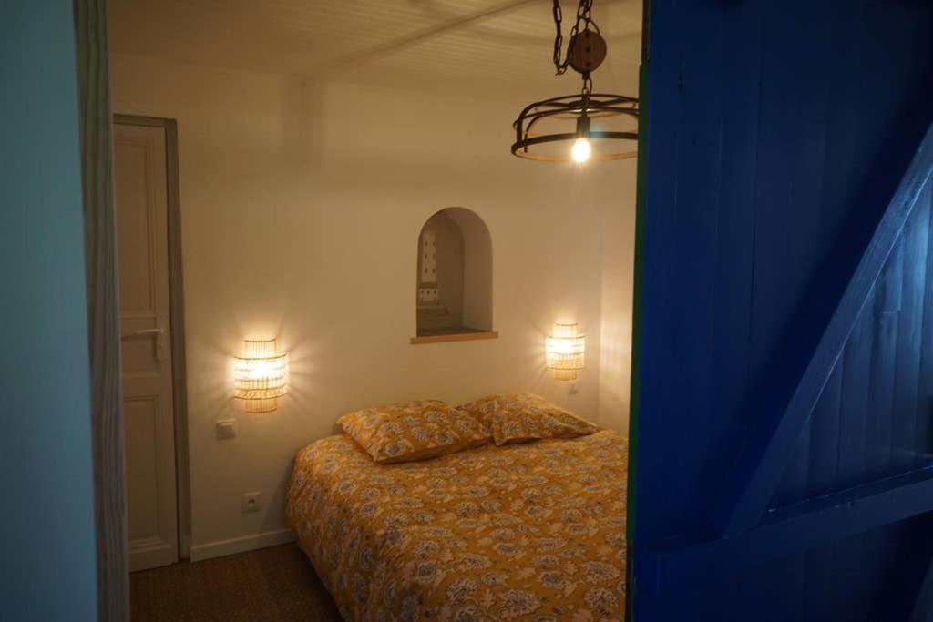 Appartement Avec Vue Panoramique Sur L'Estuaire De La Gironde Plassac  Экстерьер фото