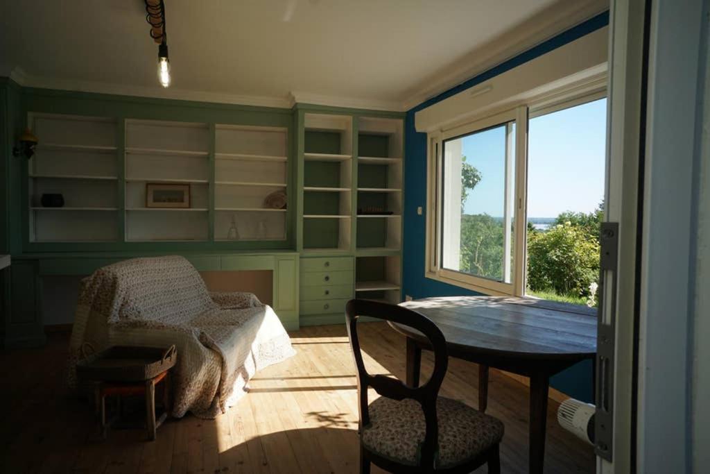 Appartement Avec Vue Panoramique Sur L'Estuaire De La Gironde Plassac  Экстерьер фото